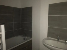 Dpt Hautes Pyrénées (65), à vendre BAGNERES DE BIGORRE appartement T2  