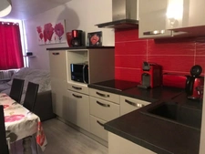 Dpt Hautes Pyrénées, dans la station de ski de LA MONGIE appartement T 2 de 29 m² avec balcon, cellier et parking intérieur.   