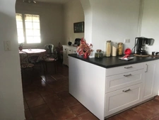 Dans le departement 64 une maison de type contemporain 8 pièces sur 198 m² et 2000 m² de terrain arboré, avec trois places de garage.  