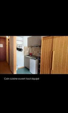 Dans les Hautes Pyrénées studio au pied des pistes de ski sur 23 m² avec balcon, cellier, et casier à ski. 