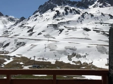 A la MONGIE Studio face aux pistes dans résidence TOURMALET avec balcon.   