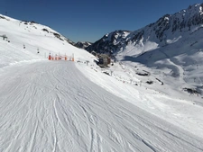 A la MONGIE Studio face aux pistes dans résidence TOURMALET avec balcon.   