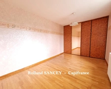 A vendre  ROYE (70) Maison avec habitation principale et logement locatif sur plus de 5800 m2