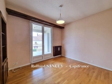 For sale in Roye (70): House with main residence and rental accommodation on over 5800 m²