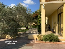 Appartement T4 96 m2 avec jardin au rez-de-chaussée d'une villa
