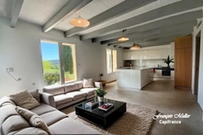 Splendid property of 325 m2 near Pierrevert, 8800 m2 of land