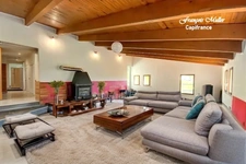 Splendid property of 325 m2 near Pierrevert, 8800 m2 of land