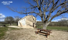 A proximité de Banon,  belle Maison d'Hôtes de 268 m2 (+130 m2) en pleine campagne