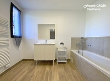 A proximité de Banon,  belle Maison d'Hôtes de 268 m2 (+130 m2) en pleine campagne