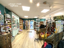 A Manosque Fonds de commerce cadeaux/souvenirs/cosmétiques - emplacement n°1