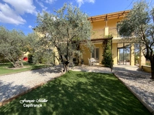 Appartement T4 96 m2 avec jardin au rez-de-chaussée d'une villa