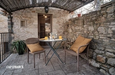 Accommodation/event property in the Luberon, 6.3 ha, 80 beds, 1090 m2