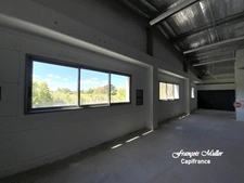 Local d'activités de 360 m2 dans une zone d'activités à Manosque (04)