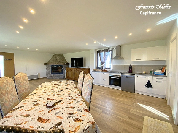 A proximité de Banon,  belle Maison d'Hôtes de 268 m2 (+130 m2) en pleine campagne