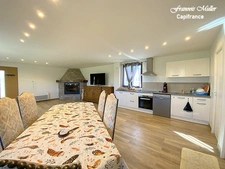 A proximité de Banon,  belle Maison d'Hôtes de 268 m2 (+130 m2) en pleine campagne