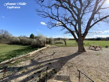 A proximité de Banon,  belle Maison d'Hôtes de 268 m2 (+130 m2) en pleine campagne