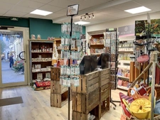 A Manosque Fonds de commerce cadeaux/souvenirs/cosmétiques - emplacement n°1