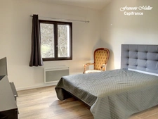 A proximité de Banon,  belle Maison d'Hôtes de 268 m2 (+130 m2) en pleine campagne