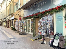 A Manosque Fonds de commerce cadeaux/souvenirs/cosmétiques - emplacement n°1