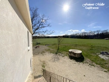 A proximité de Banon,  belle Maison d'Hôtes de 268 m2 (+130 m2) en pleine campagne