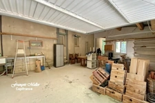 Splendid property of 325 m2 near Pierrevert, 8800 m2 of land