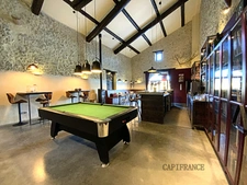 Estate in the Luberon - 2.6 ha - 1100 m2 - intended for luxury tourism and events