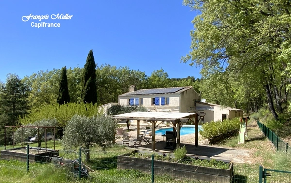 Splendide Propriété de 325 m2 à proximité de Pierrevert, 8800 m2 de terrain