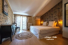 Charming property with swimming pool and gîtes – The Provençal way of life 
