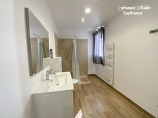 A proximité de Banon,  belle Maison d'Hôtes de 268 m2 (+130 m2) en pleine campagne