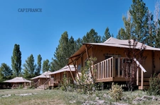 Accommodation/event property in the Luberon, 6.3 ha, 80 beds, 1090 m2