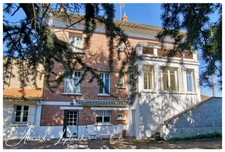 Dpt Tarn et Garonne (82), à vendre MONTAUBAN maison d'architecte des années 30, 10 pièces de 217m² avec jardin et garage.