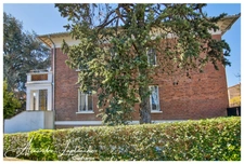 Dpt Tarn et Garonne (82), for sale MONTAUBAN 30's architect house, 10 rooms of 217m² with garden and garage.