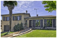 Dpt Tarn et Garonne (82), Maison à vendre 4 pièces avec jardin, garage et pergola bioclimatique à SAINT ETIENNE DE TULMONT.
