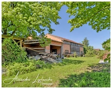 Dpt Tarn et Garonne (82), à Saint-Arroumex, à vendre maison 4 pièces à réinventer avec dépendances et hangar pour donner de la place à vos projets !