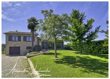 Dpt Tarn et Garonne (82), Maison à vendre 4 pièces avec jardin, garage et pergola bioclimatique à SAINT ETIENNE DE TULMONT.