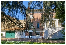 Dpt Tarn et Garonne (82), à vendre MONTAUBAN maison d'architecte des années 30, 10 pièces de 217m² avec jardin et garage.