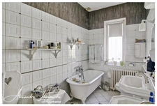 Dpt Tarn et Garonne (82), à vendre MONTAUBAN maison d'architecte des années 30, 10 pièces de 217m² avec jardin et garage.