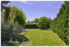 Dpt Tarn et Garonne (82), Maison à vendre 4 pièces avec jardin, garage et pergola bioclimatique à SAINT ETIENNE DE TULMONT.