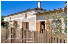 Dpt Tarn et Garonne (82), à Saint-Arroumex, à vendre maison 4 pièces à réinventer avec dépendances et hangar pour donner de la place à vos projets !