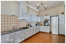 Dpt Tarn et Garonne (82), for sale LAUZERTE stone town house 9 rooms of 205m ² with garden and garage.
