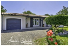 Dpt Tarn et Garonne (82), Maison de plain-pied parfaitement entretenue, au calme, avec piscine, garage et commerces accessibles à pied, à SAINT ETIENNE DE TULMONT.