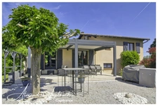 Dpt Tarn et Garonne (82), Maison à vendre 4 pièces avec jardin, garage et pergola bioclimatique à SAINT ETIENNE DE TULMONT.