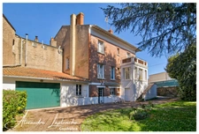 Dpt Tarn et Garonne (82), à vendre MONTAUBAN maison d'architecte des années 30, 10 pièces de 217m² avec jardin et garage.