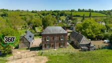 Maison et ses dépendances entre LIVAROT et SAINT PIERRE EN AUGE