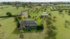 For sale – Property with gîte and outbuilding on wooded land LIVAROT – Normandy