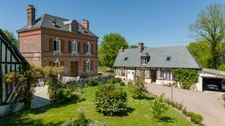 Maison et ses dépendances entre LIVAROT et SAINT PIERRE EN AUGE