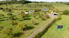 For sale – Property with gîte and outbuilding on wooded land LIVAROT – Normandy