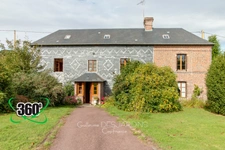 For sale – Property with gîte and outbuilding on wooded land LIVAROT – Normandy