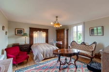 For sale – Property with gîte and outbuilding on wooded land LIVAROT – Normandy