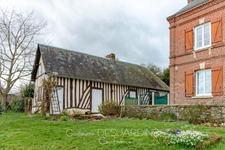 Maison et ses dépendances entre LIVAROT et SAINT PIERRE EN AUGE